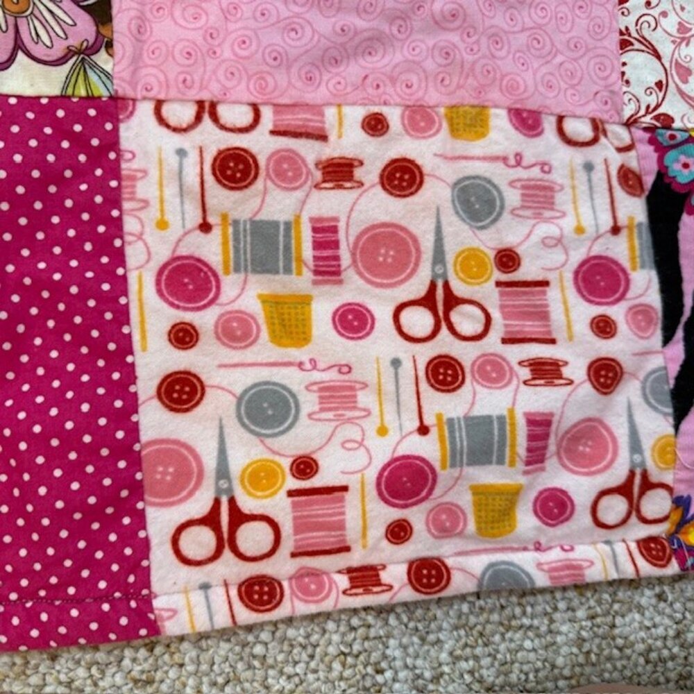 Homemade wheelchair/baby/wallhanging  36x36 Girl Patchwork Quilt - Picture 10 of 12